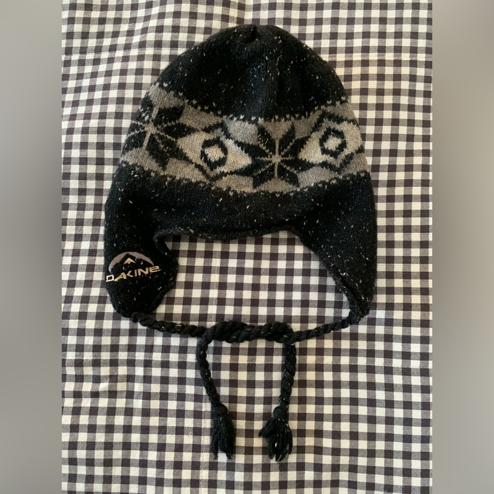 Dakine knit ear-muff hat w/fleece lining